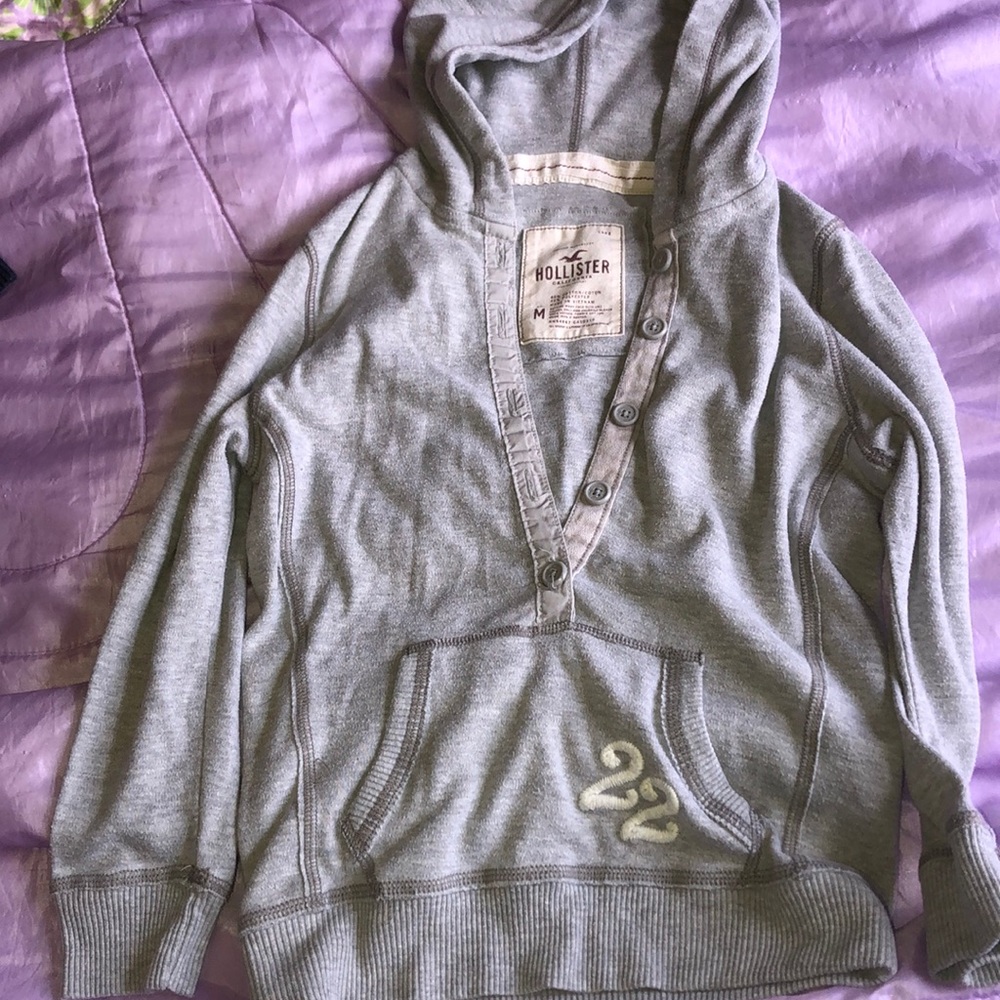 sweatshirt